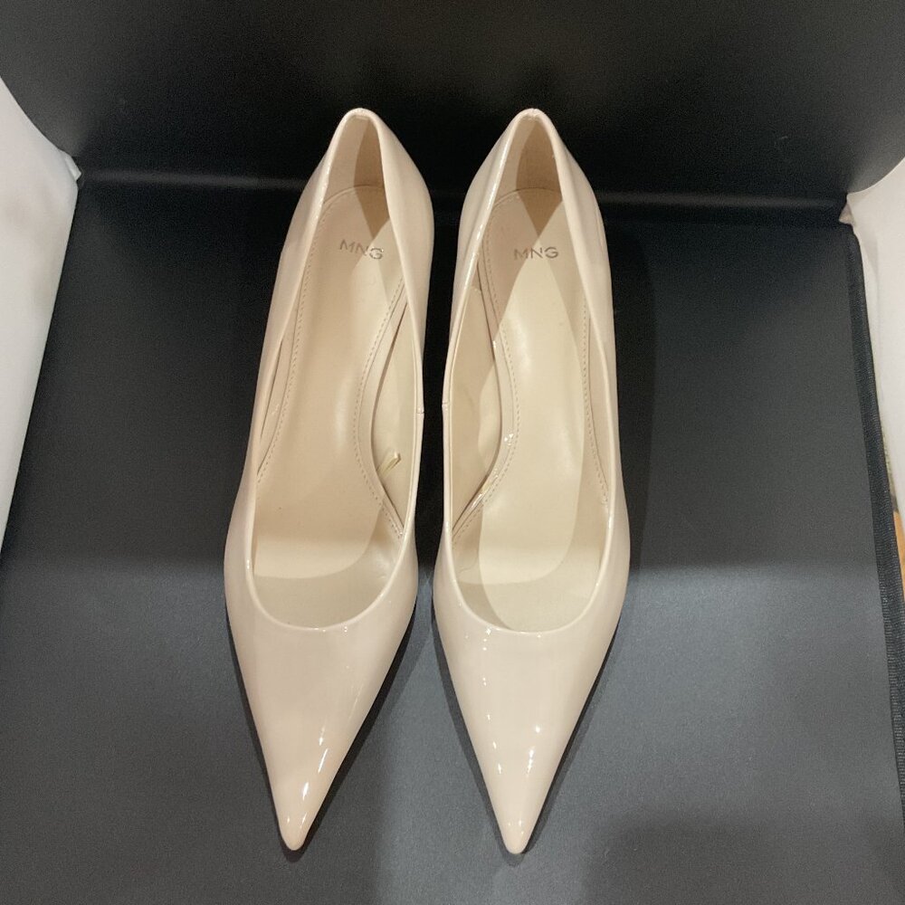 MANGO Women’s Pointed Ivory Pumps (NEW)